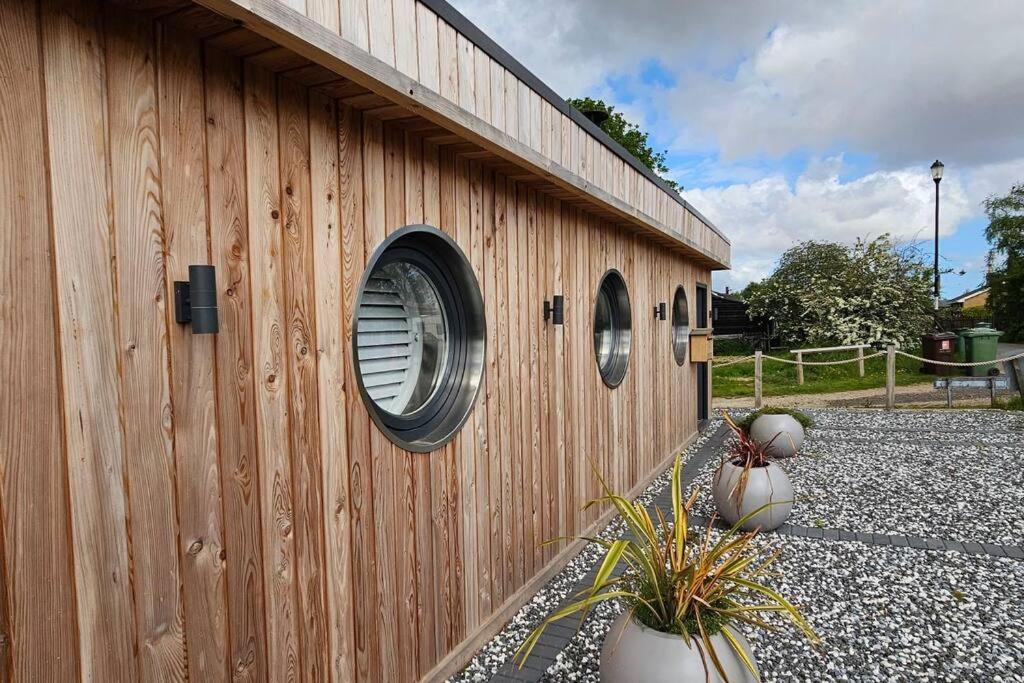 Humberston Boathouse Lodge & Hot Tub - Cleethorpes Beach Cabin Chalet Extérieur photo